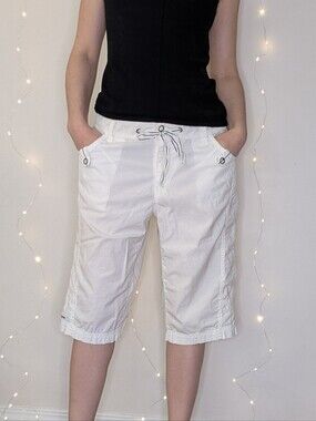 Y2K White Sporty Capris With Heart Detail
